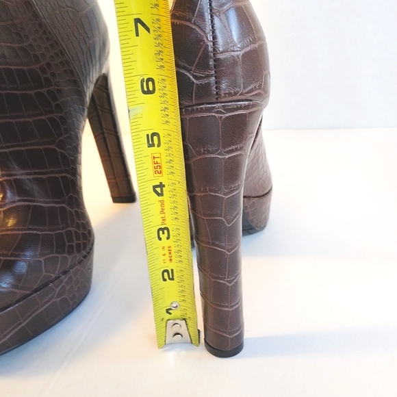 Guess brown croc embossed platform stiletto ankle boots size 10M/heel 5.5in - Picture 9 of 9